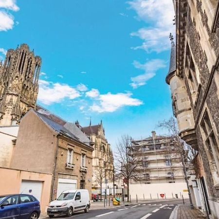 Fire, Appartement Vue Cathedrale Reims Buitenkant foto